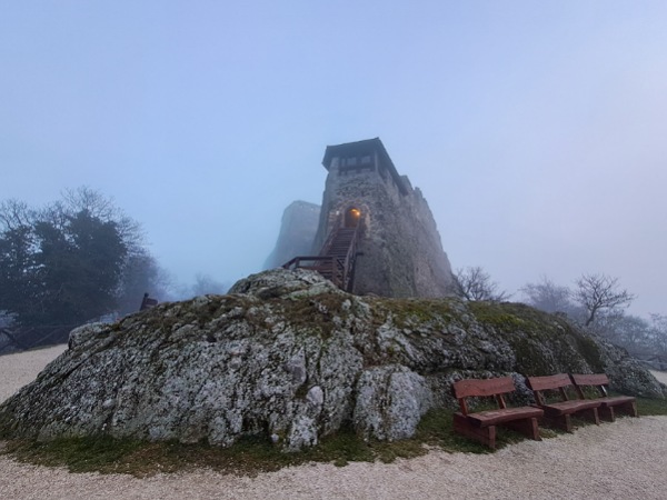 Ködben a Fellegvár 