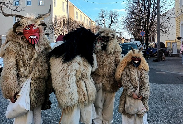 Elindult Mohácson a busójárás 