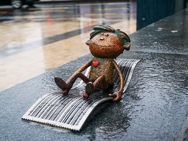 Kolodko új miniszobra a Nyugatinál